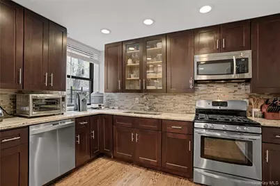 1080 Warburton Avenue #3E, Yonkers, NY 10701 - Photo 12