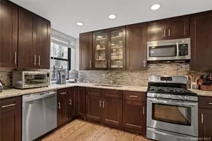 1080 Warburton Ave, Yonkers, NY 10701 - Photo 12