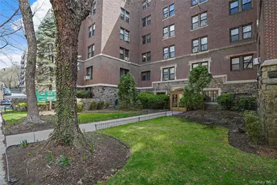 1080 Warburton Avenue #3E, Yonkers, NY 10701 - Photo 4