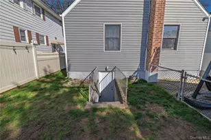 258 Benson Ave, Elmont, NY 11003 - Photo 16