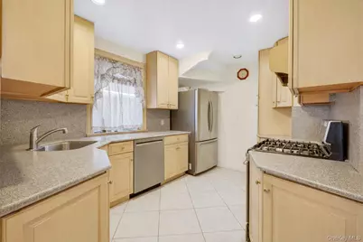 121-29 8th Avenue, College Point, NY 11356 - Photo 14