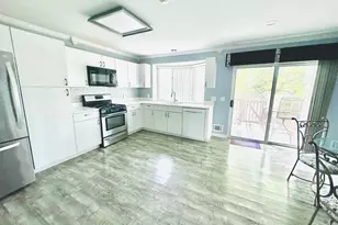 13 Nottingham Ct, Nanuet, NY 10954 - Photo 2