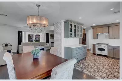 545 Mohawk E, West Hempstead, NY 11552 - Photo 14