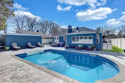 545 Mohawk E, West Hempstead, NY 11552 - Photo 28