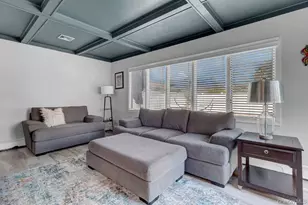 545 Mohawk E, West Hempstead, NY 11552 - Photo 16