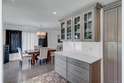 545 Mohawk E, West Hempstead, NY 11552 - Photo 10