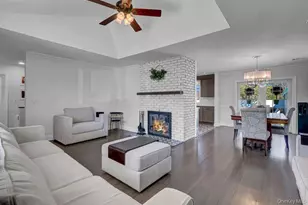 545 Mohawk E, West Hempstead, NY 11552 - Photo 8