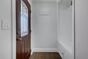 545 Mohawk E, West Hempstead, NY 11552 - Photo 4