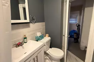 686 E 239th St, Bronx, NY 10470 - Photo 18