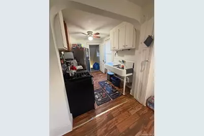 686 E 239th Street, Bronx, NY 10470 - Photo 14