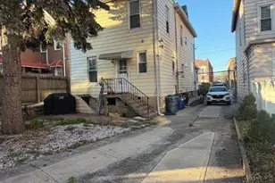 686 E 239th St, Bronx, NY 10470 - Photo 2