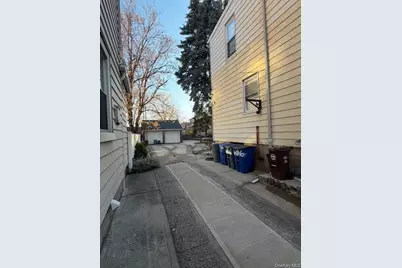686 E 239th Street, Bronx, NY 10470 - Photo 28