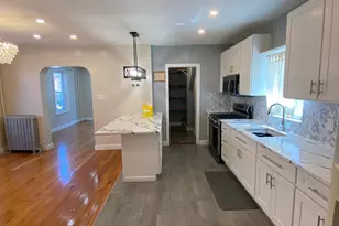 686 E 239th St, Bronx, NY 10470 - Photo 8