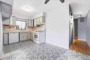 1050 Rensselaer Ave, New York, NY 10309 - Photo 16