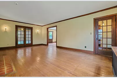 120 Harvard Drive, Hartsdale, NY 10530 - Photo 12