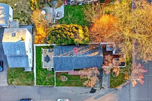 2 Pike St, Patchogue, NY 11772 - Photo 4