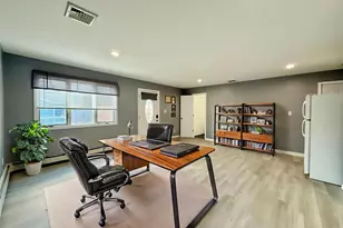 102 Sycamore Cir, Stony Brook, NY 11790 - Photo 18