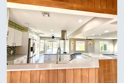 102 Sycamore Circle, Stony Brook, NY 11790 - Photo 2