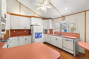 1643 Pine Acres Blvd, Bay Shore, NY 11706 - Photo 6