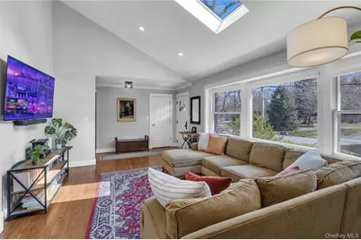 39 Hennessey Drive, Huntington, NY 11743 - Photo 4