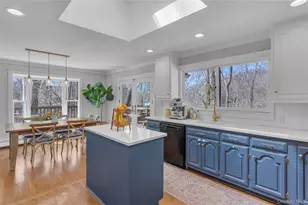39 Hennessey Dr, Huntington, NY 11743 - Photo 10