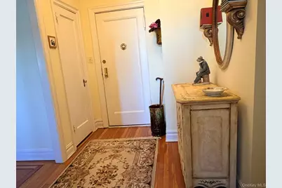 4 Maple Drive #5L, Great Neck, NY 11021 - Photo 4