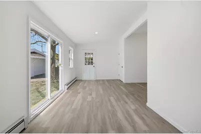 94 E Lakewood Street, Patchogue, NY 11772 - Photo 16