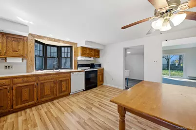 94 E Lakewood Street, Patchogue, NY 11772 - Photo 6