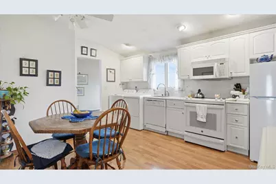 19 All Points Terrace, Holbrook, NY 11741 - Photo 4