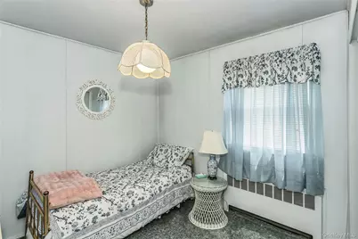 80 Knickerbocker Road N, Plainview, NY 11803 - Photo 18