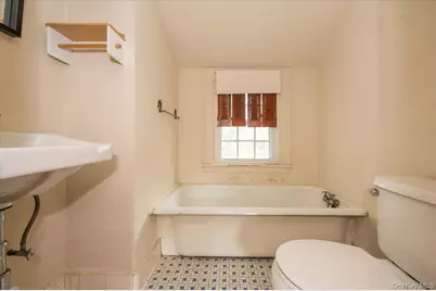 1 Edna Place, New Rochelle, NY 10804 - Photo 16