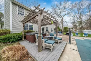 41 Northumberland Dr, Shoreham, NY 11786 - Photo 32