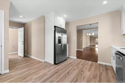 1461 10th Street, West Babylon, NY 11704 - Photo 12