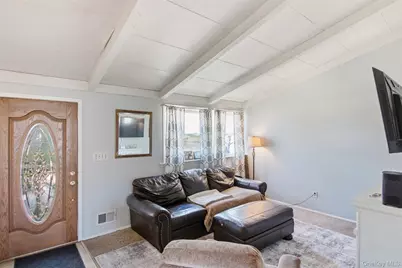 30 Lodge Lane, East Setauket, NY 11733 - Photo 4