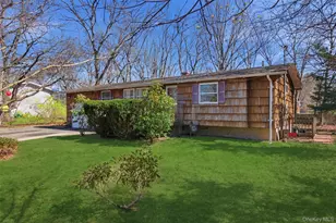 30 Lodge Ln, East Setauket, NY 11733 - Photo 2