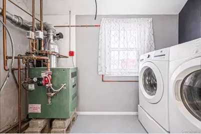 280 S Bayview Avenue, Amityville, NY 11701 - Photo 32