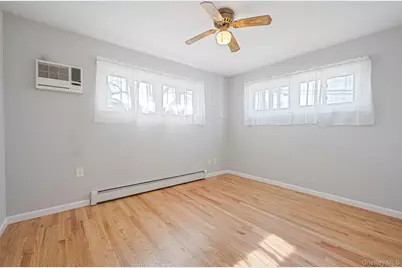 280 S Bayview Avenue, Amityville, NY 11701 - Photo 26