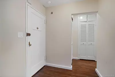 79 Beacon Hill Drive #B-25, Dobbs Ferry, NY 10522 - Photo 4