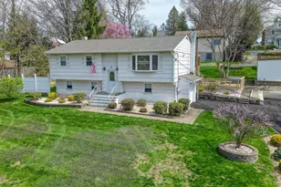 36 Parkway Dr, Yorktown Heights, NY 10598 - Photo 6