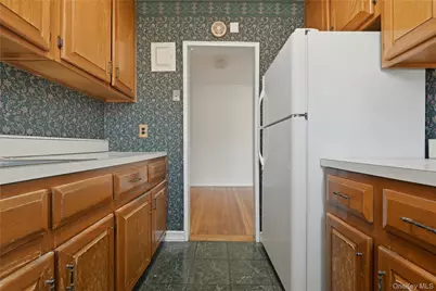 196-32 Pompeii Avenue #2C, Hollis, NY 11423 - Photo 16