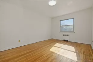 196-32 Pompeii Ave, Hollis, NY 11423 - Photo 18