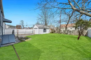 108 Lido Pkwy, Lindenhurst, NY 11757 - Photo 4