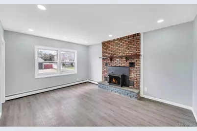 108 Lido Parkway, Lindenhurst, NY 11757 - Photo 10