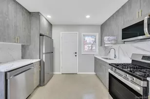 108 Lido Pkwy, Lindenhurst, NY 11757 - Photo 12