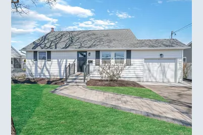 207 N Nassau Avenue, Massapequa, NY 11758 - Photo 1