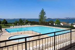 85 Admiral Ct, Bronx, NY 10473 - Photo 34