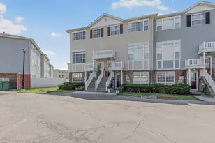 85 Admiral Ct, Bronx, NY 10473 - Photo 2