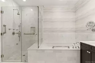 3000 Royal Ct, North Hills, NY 11040 - Photo 24