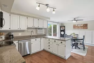 304 Parr Meadow Dr, Newburgh, NY 12550 - Photo 10