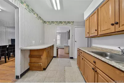 188 Amherst Street, Hempstead, NY 11550 - Photo 6